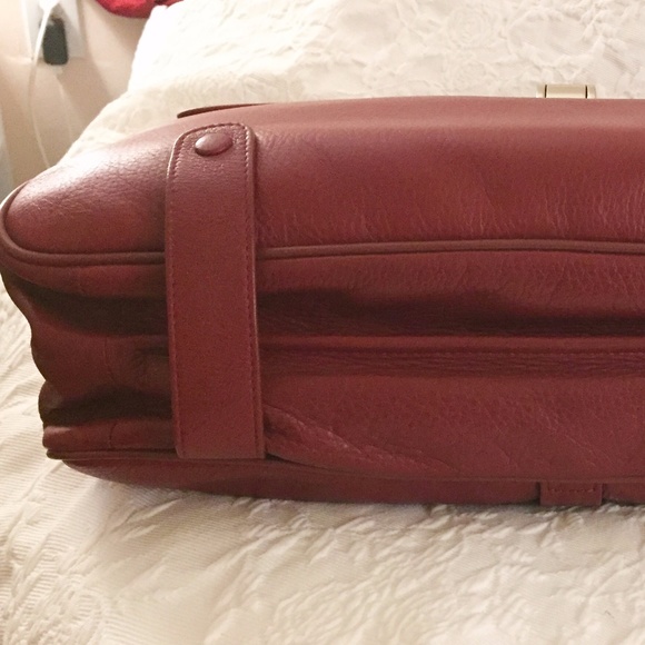 Beautiful Piquadro Italian Leather Business Bag (Unisex) - Picture 7 of 15